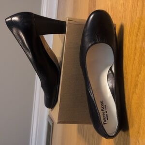 Taryn Rose Leather Pumps Sz 40